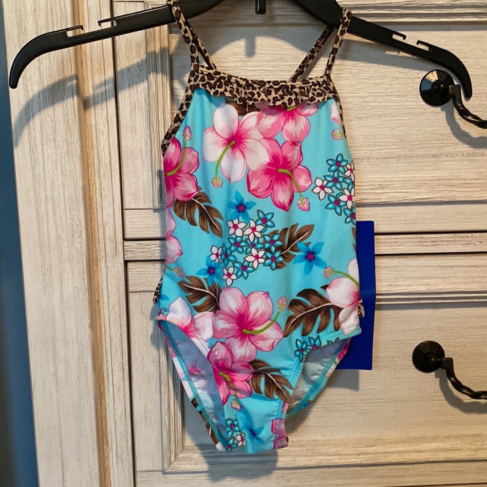 NWT.. Little Girls Swimsuit Size 4